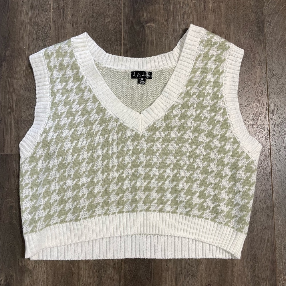 Sweater vest